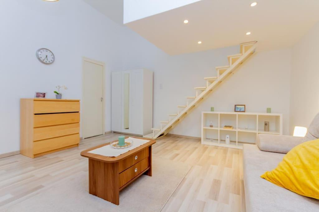 Cozy Nest By The Andrassy Avenue Apartment Будапеща Екстериор снимка